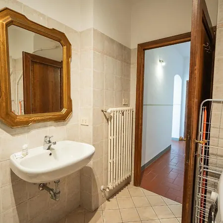 Cozy With A Strategic Position * Florens