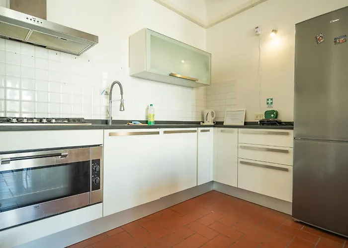Cozy With A Strategic Position Apartment Florenz