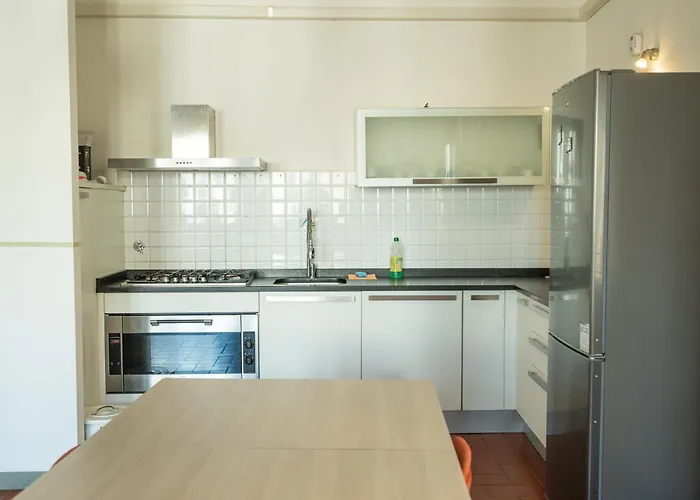Cozy With A Strategic Position Apartment *