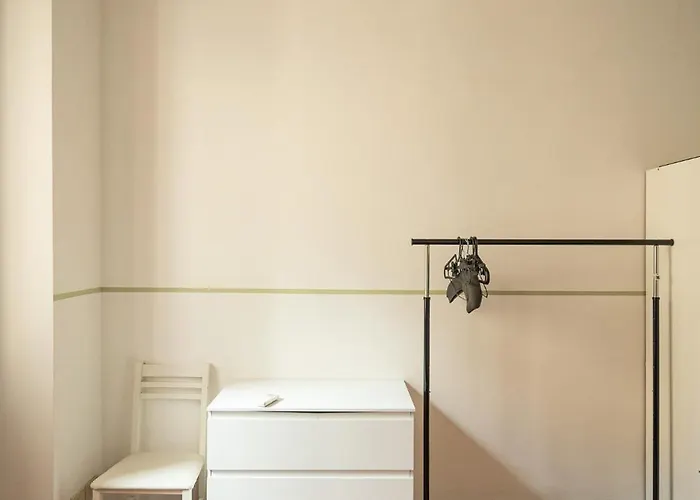 Cozy With A Strategic Position Apartment *