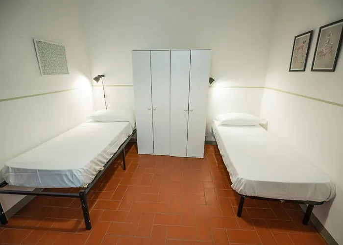 Cozy With A Strategic Position Apartment Florenz