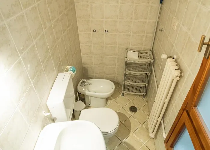 Cozy With A Strategic Position Apartment Florenz