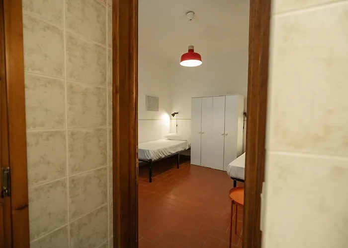 Cozy With A Strategic Position Apartment Florenz